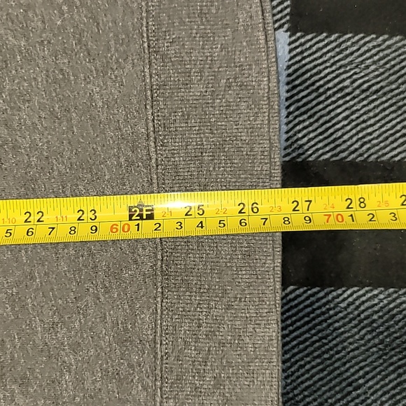 Y2k. Disney Store. Mickey Mouse. Pullover crewneck. Embroidered. Size Large. - Picture 10 of 15